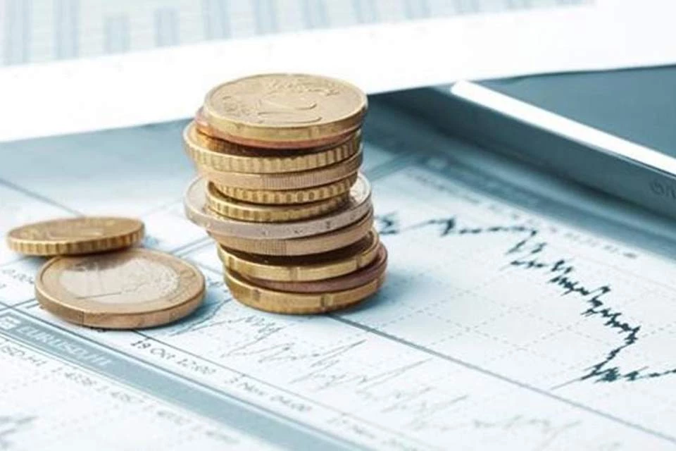 Το χρηματιστήριο έχει πάρει την κάτω βόλτα και τα ομόλογα την πάνω – Αυξάνεται το επιτόκιο των ομολόγων